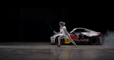 VÍDEO: esgrimidor vs coche de carreras