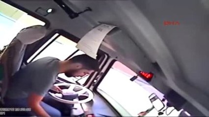 'Fötr Şapkalı' Hırsız, 5 Saniyede 500 Lira Çaldı