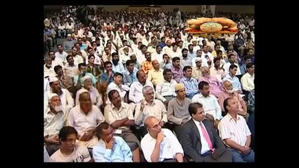 Dr Zakir Naik Thrashes Smriti Irani in Media