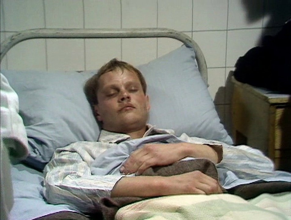 Colditz S01e03  Name,Rank,Number