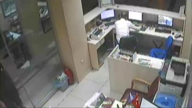 Kendisini Denetmen Olarak Tanıtıp, Kasadaki Paraları Çaldı