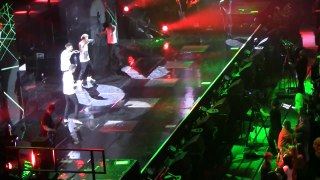 One direction-Kiss you. Sheffield Motorpoint arena 19/3/13