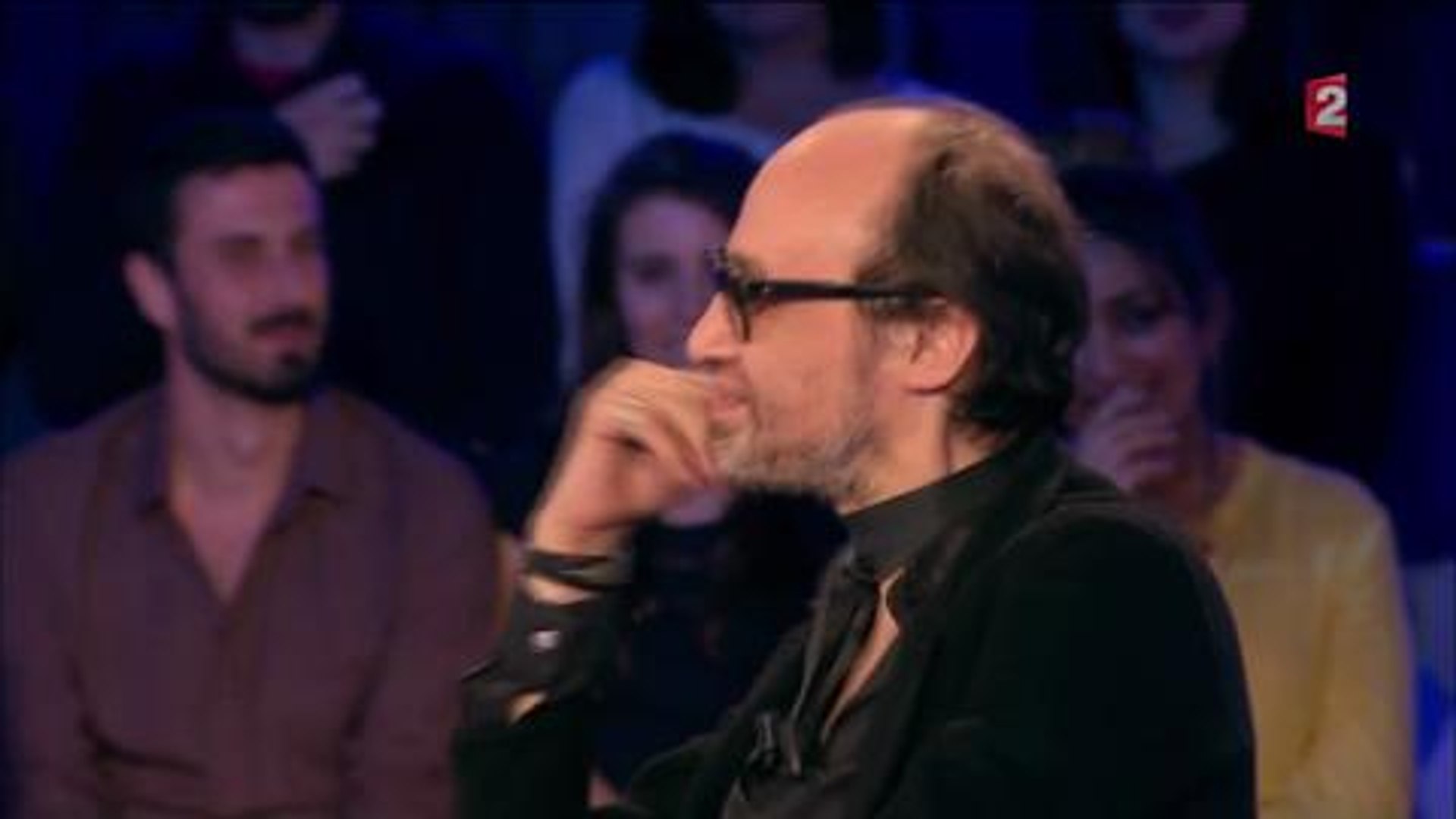 Tres Alcoolise Nicolas Ker Chute Et Cree Le Malaise Dans Onpc Video Dailymotion