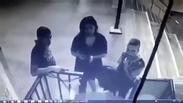 Un jeune fait une erreur fatale pour son premier rendez-vous avec une fille