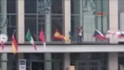 Almanya'da Bayrak Gerginliği