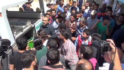 Elazığ'da Trenin Çarptığı Minibüsteki 9 Tarım İşçisi Toprağa Verildi-1