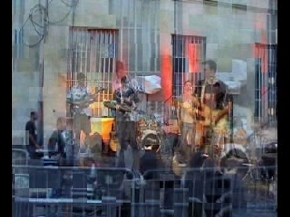 reprise un homme presse Kwyjibo Nimes 2003