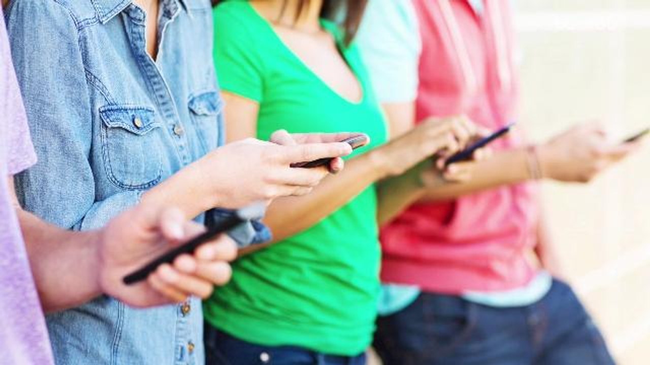 What Every Parent Needs to Know About Your Kids' Favorite New Apps