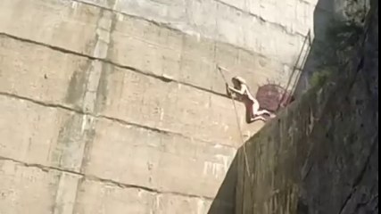 OMG!!! Girl swing fail on rope - Shocing