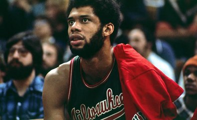 Kareem Abdul Jabbar - Unstoppable Sky Hook