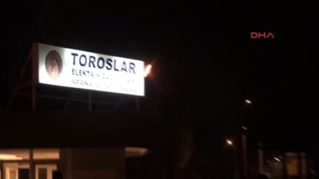 Adana Elektriksiz Kalan Mahalleli Tedaş Önünde Eylem Yaptı