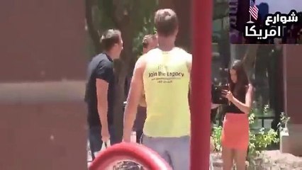 فتات تنزع سروالها الداخلي شاهد ردت فعل الناس في الشارع مترجم! -