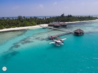 Drone Films Stunning Footage of Seaplane Take Off