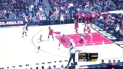 12-28-2010 - Bulls vs. Bucks - Carlos Boozer Driving Slam