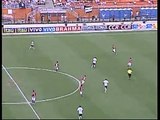 Gol do Corinthians! Roberto Carlos bate escanteio com efeito e faz golaço, aos 19 do 1º