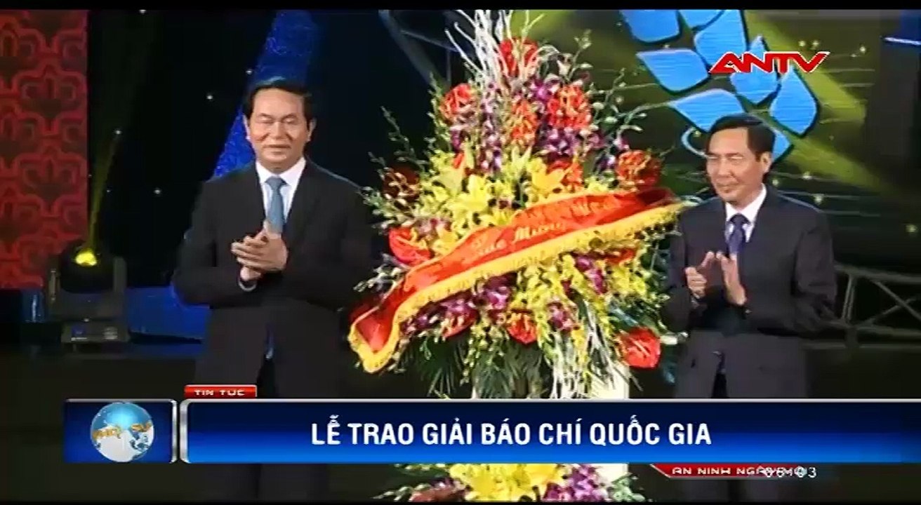 Trao giải Báo chí quốc gia lần thứ X -2015
