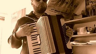 Monkey Island 1 - Scumm Bar- accordion