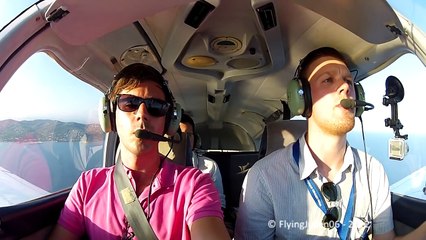 Quiproquo en plein vol d'avion de tourisme "vous m'avez appelé ?"