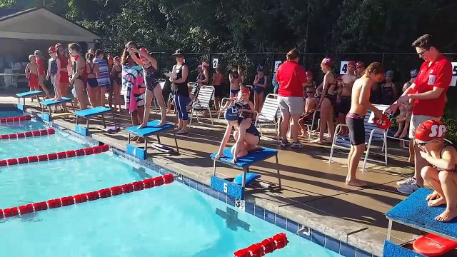 Pire plongeon en compétition de natation... FAIL