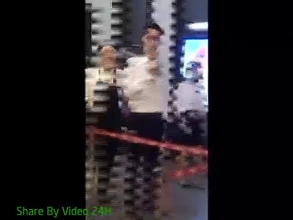 Riết rồi nghe Tiếng Việt cũng cần phải dịch @.@ Ai dịch hộ em bả đang nói cái gì vậy? ...