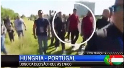 رونالدو يعتدى على ميكروفون المراسل البرتغالى بشكل غريب