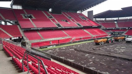 22/06/16 : Le Roazhon Park refait sa pelouse