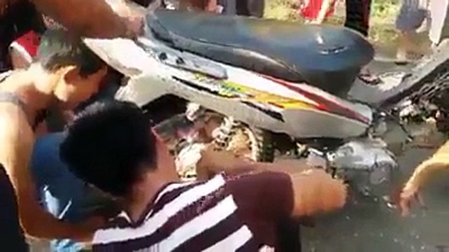 Terrible : après un accident un bébé se retrouve coincé dans une jante de moto