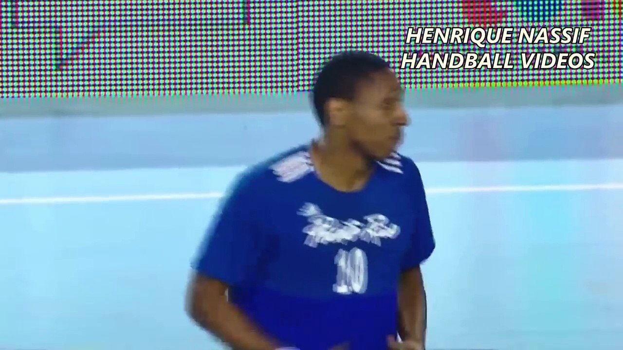 Magnifique jet franc direct d'Hector Hiraldo (Porto Rico)