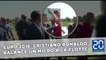 Euro 2016: Importuné, Cristiano Ronaldo balance le micro du journaliste à la flotte