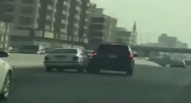 Ne jamais défier un véhicule plus gros que le sien en Road Rage