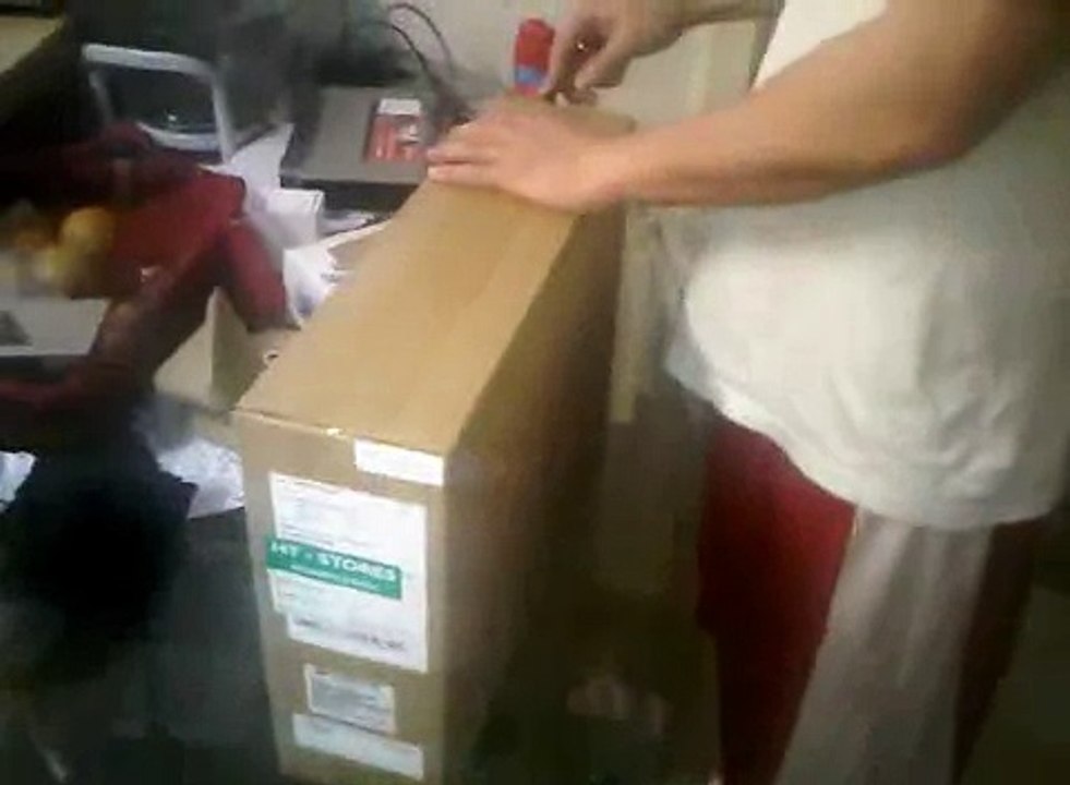 justin bieber Unboxing 2011 15" MacBook Pro Core i7