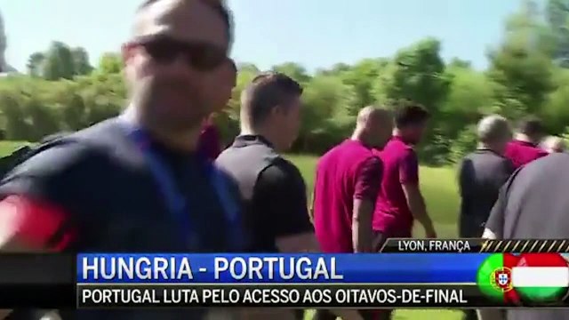 Zap Foot du 22 juin: un supporter argentin se prosterne devant Messi, Ronaldo jette le micro d'un journaliste dans l'eau etc.