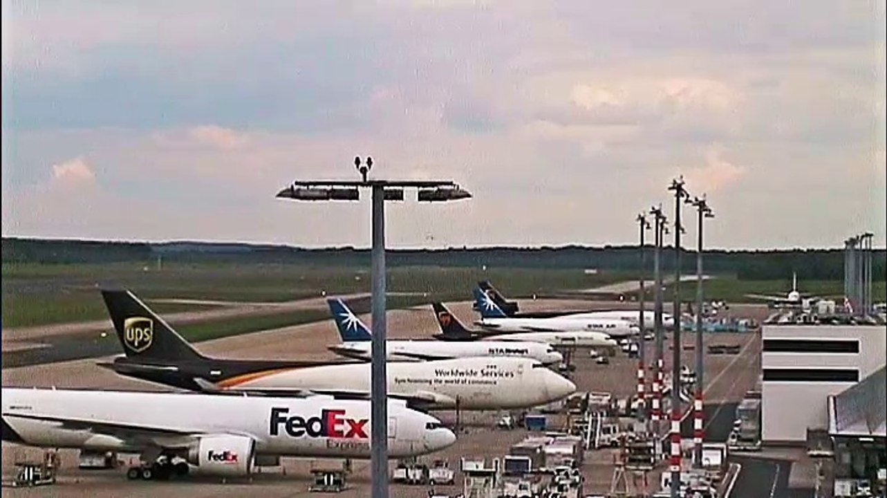 Flugzeuge Landen – 01