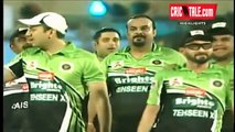 Amjad Sabri Catch and Bowling