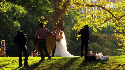 Tải video: Estos vestidos de novia además de hermosos son de ¡papel higiénico!