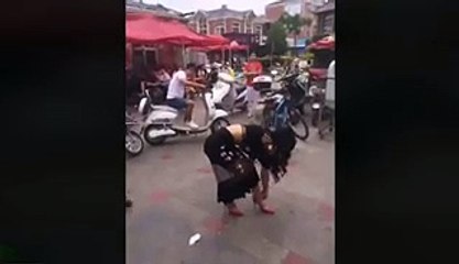 Hitting girl gone wrong - Video Dailymotion