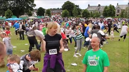 World's Largest Shaving-Cream Pie Fight In England