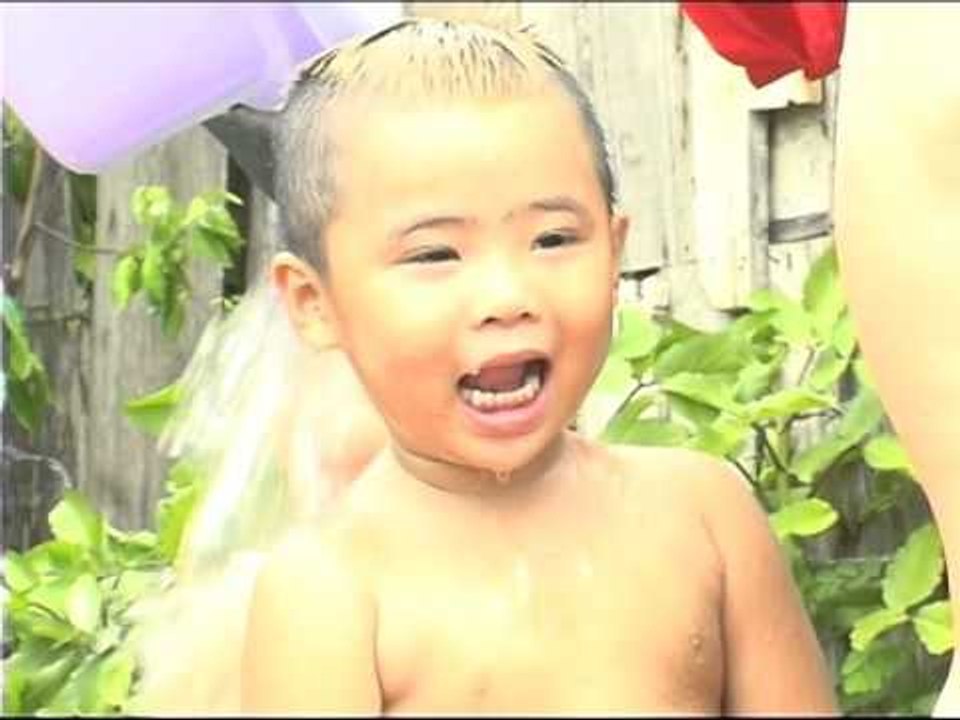 Là Đàn Ông Đừng Nên Làm Khổ Đàn Bà - Lý Hải [MV OFFICIAL]