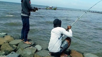 Mancing ikan Laosan moster