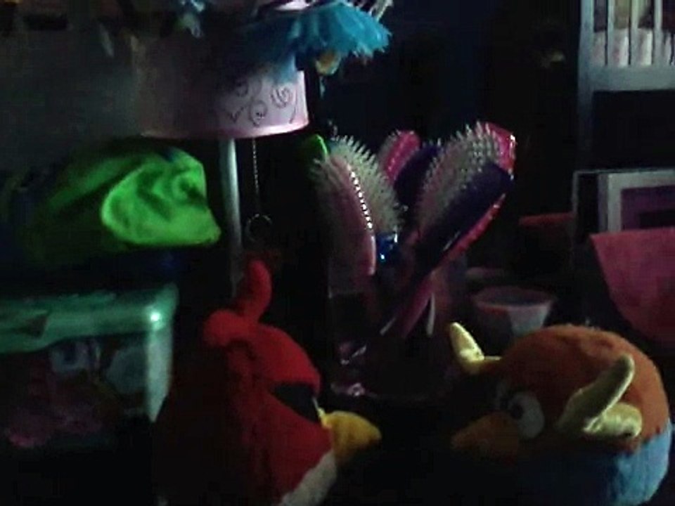 Angry birds plush series eposode 2: Meeting chuck