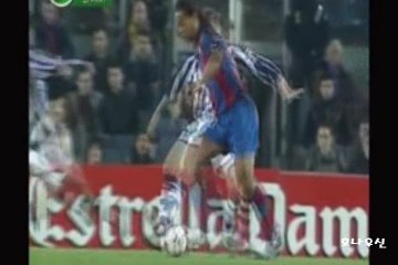 03-04 Home Ronaldinho vs Real Sociedad (incredible dribble)