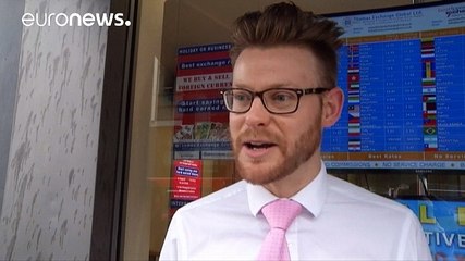 В британских обменниках вырос спрос на иностранную валюту