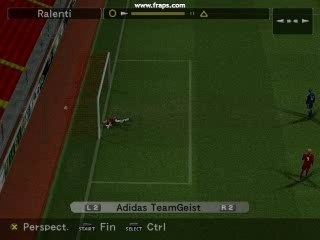 PES FRAPPE ENORME RIISE MILIEU DU TERRAIN