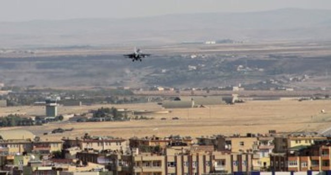 Türk Jetleri Kuzey Irak ve Lice'de PKK Hedeflerini Vurdu
