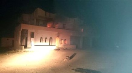 Kundakladıkları Evi Söndürmeye Giden İtfaiyeye Ateş Açtılar: 1 Yaralı