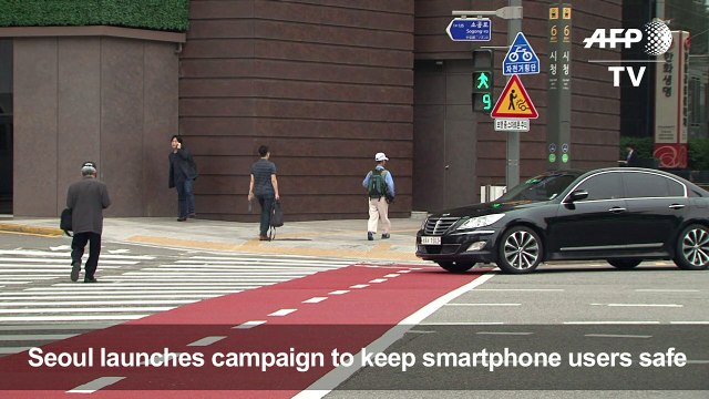 Heads up! Seoul launches campaign to keep smartphone users safe
