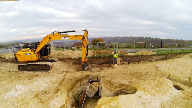 Fouilles archéologiques - Département de l'Aisne -Parking de la Caverne du Dragon - 2015