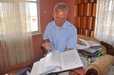 Hırsızları Sormak İçin Her Ayın 16'sında Karakola Gidiyor