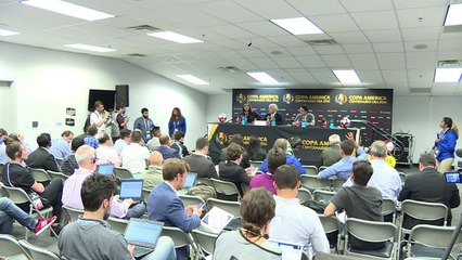 Pekerman denunció injusticias tras derrota ante Chile