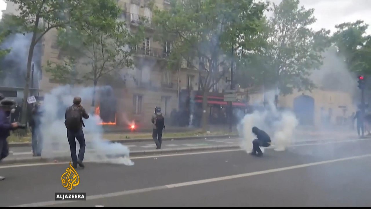 French police reverse ban on labour protests